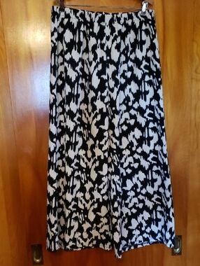 Women's Black and White Abstract Ikat Print Palazzo Pants